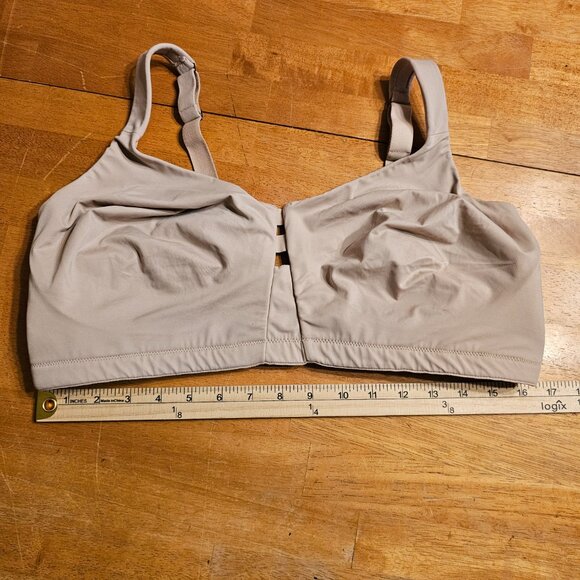 Spanx Bra, No Wires, No Padding, Tan, Size 40DDD - Picture 4 of 11